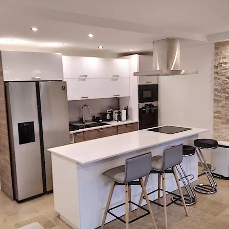 Apartmán Chateau De La Pinede *